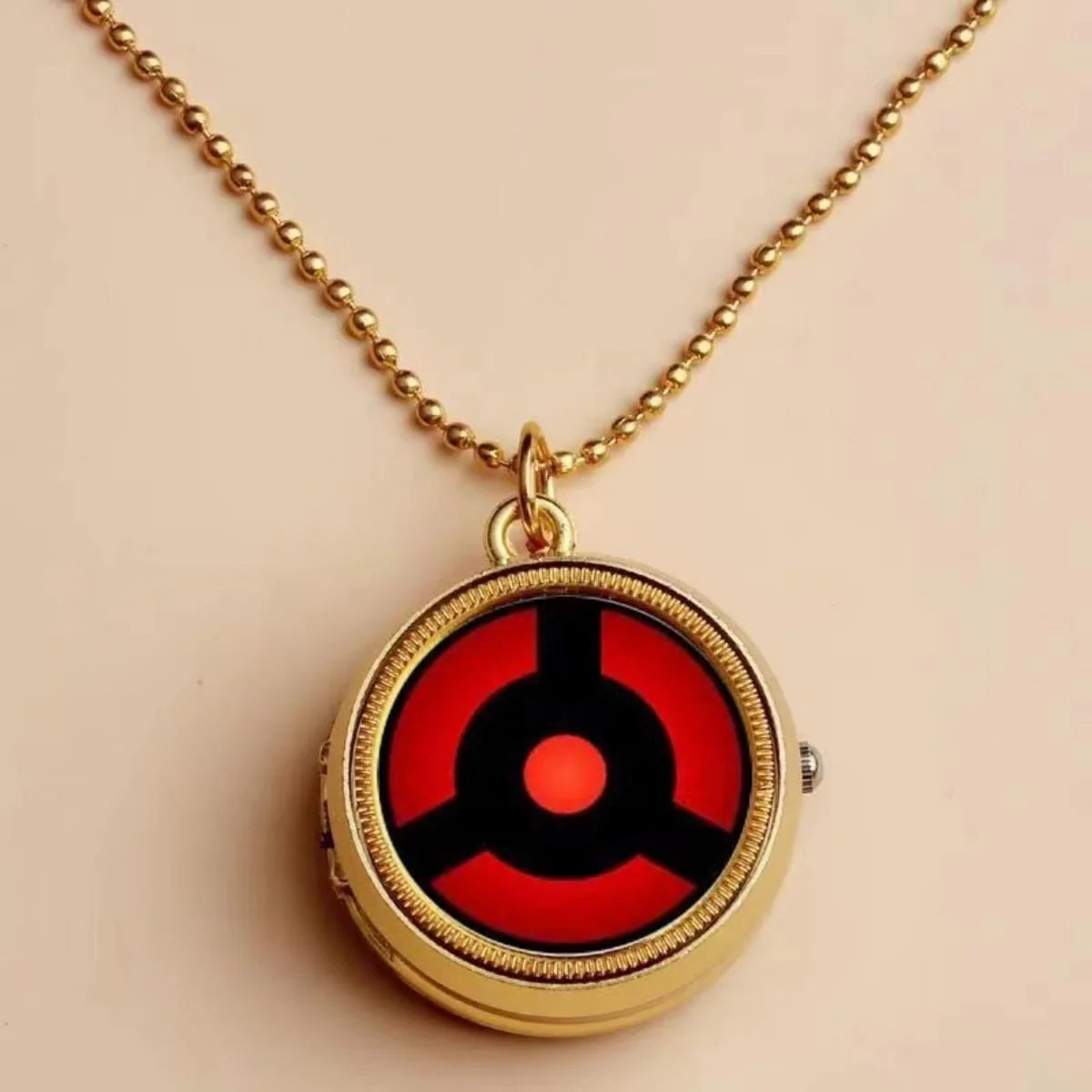 Kakashi and characters related to the unique shape, Sharingan pocket watch.