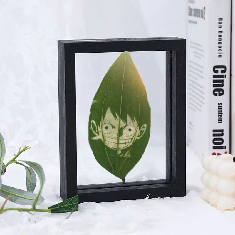 Zoro/Luffy Figurine Leaf Sculpture Picture Frame Decoration